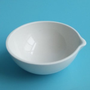 Porcelain Evaporation Dishes with Spout,Round Bottom 